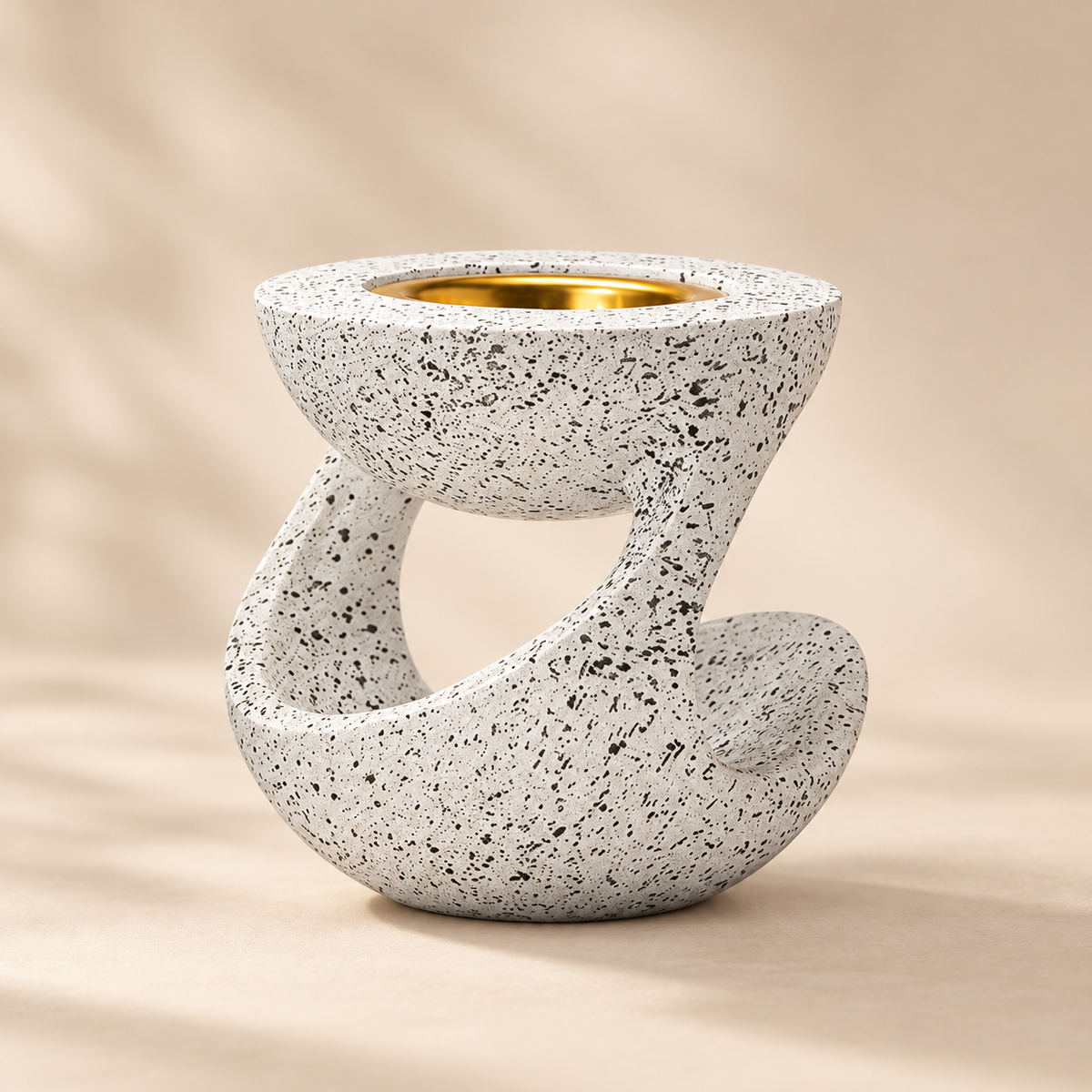 Sculptural Resin Bakhoor Burner – Black & White