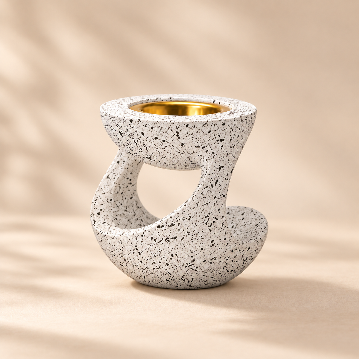 Sculptural Resin Bakhoor Burner – Black & White